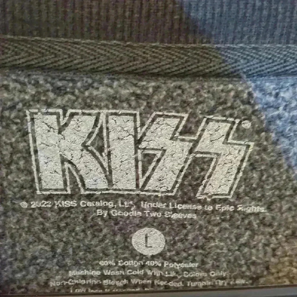 KISS Graphic Black Sweater, size large, black - Picture 2 of 4